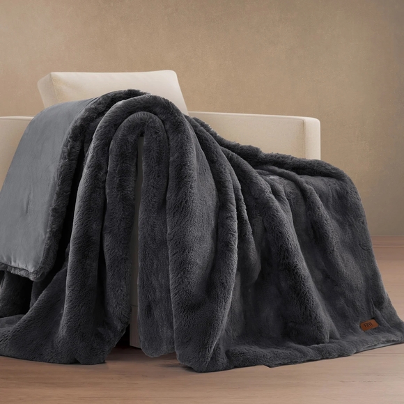 Frye Gray Faux Fur Throw Blanket - Picture 1 of 6